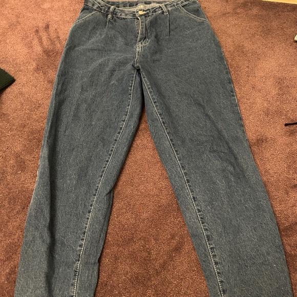 **GREAT CONDITION** Mom Jeans - Picture 1 of 1